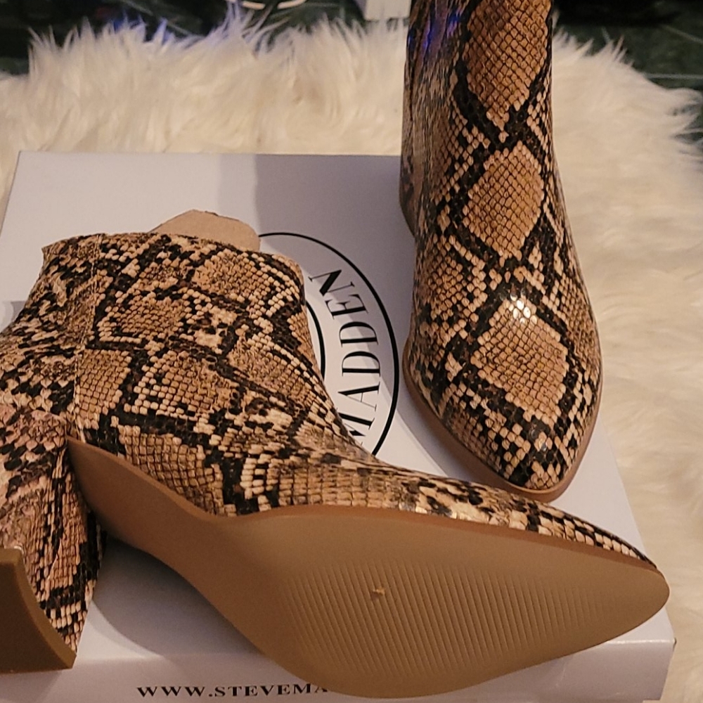 Steve Madden Julianne bootie size 6.5